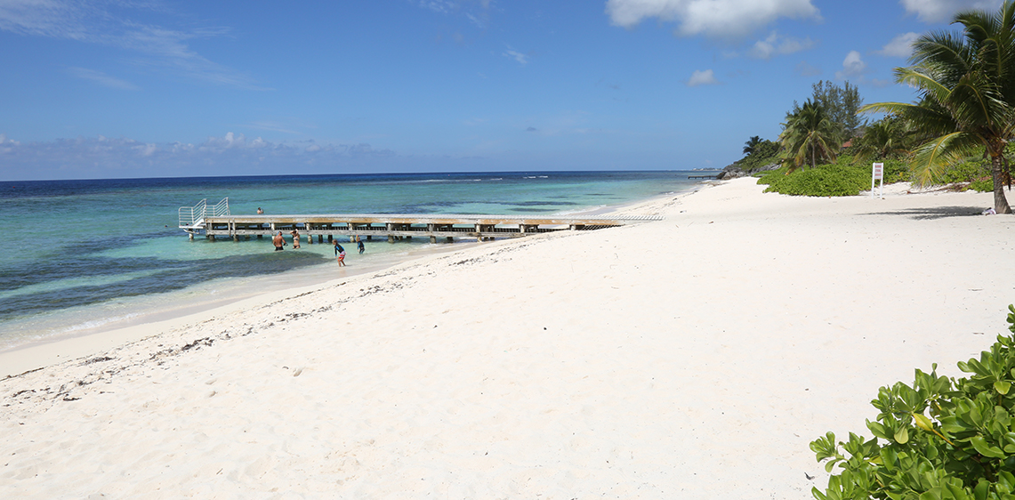 Spotts Beach Grand Caymancayman Bratle Cayman