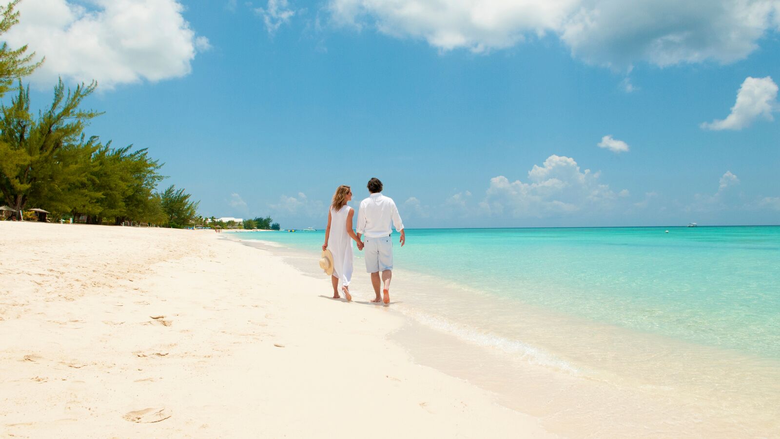 Large-CI-GC-Couple-on-Seven-Mile-Beach