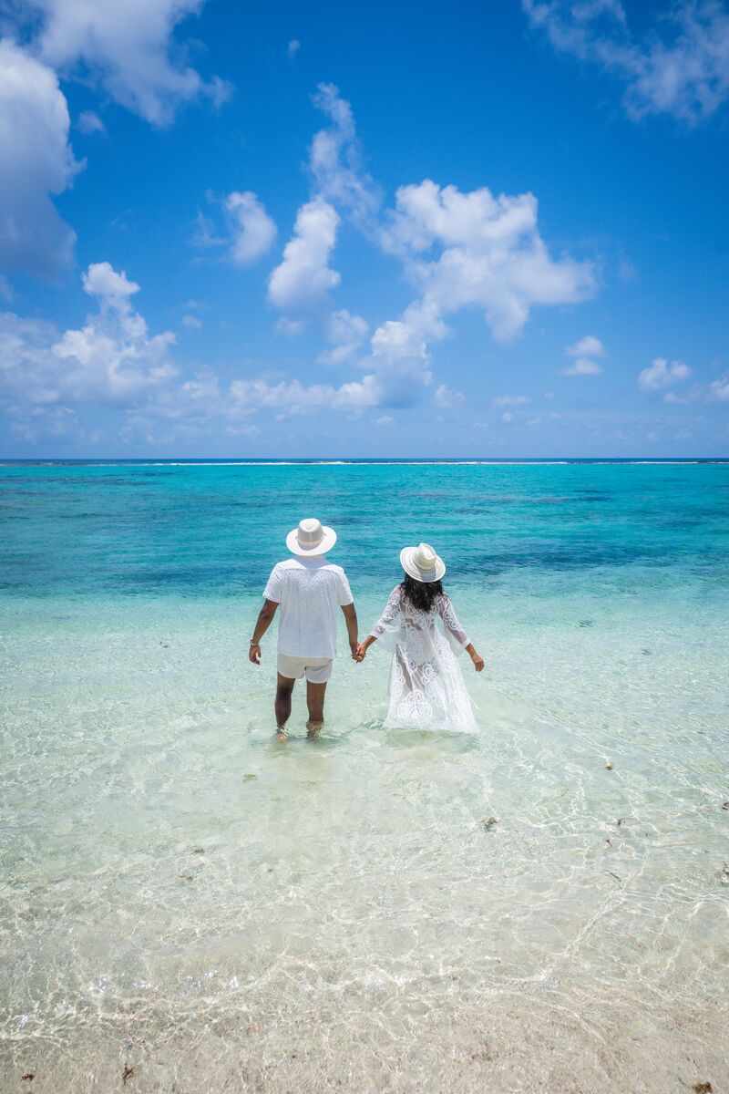 Large-Little-Cayman-Beach-Day-Couples-2024-1